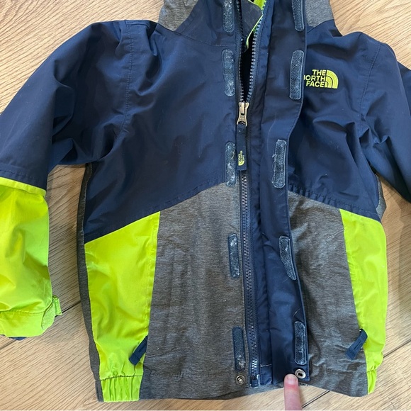 The North Face Kids Two in One Fleece Jacket Outer Shell Hood Size 4T - Picture 6 of 7